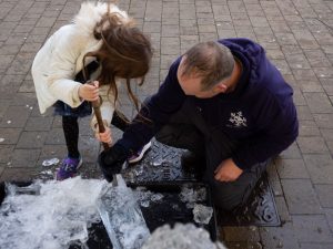 Surrey Christmas Market Live Ice Sculpture Carving Display in Kingston