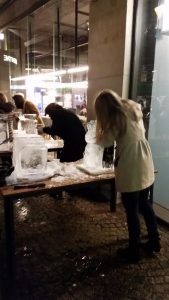 Ice Carving Teambuilding with ice sculpture 