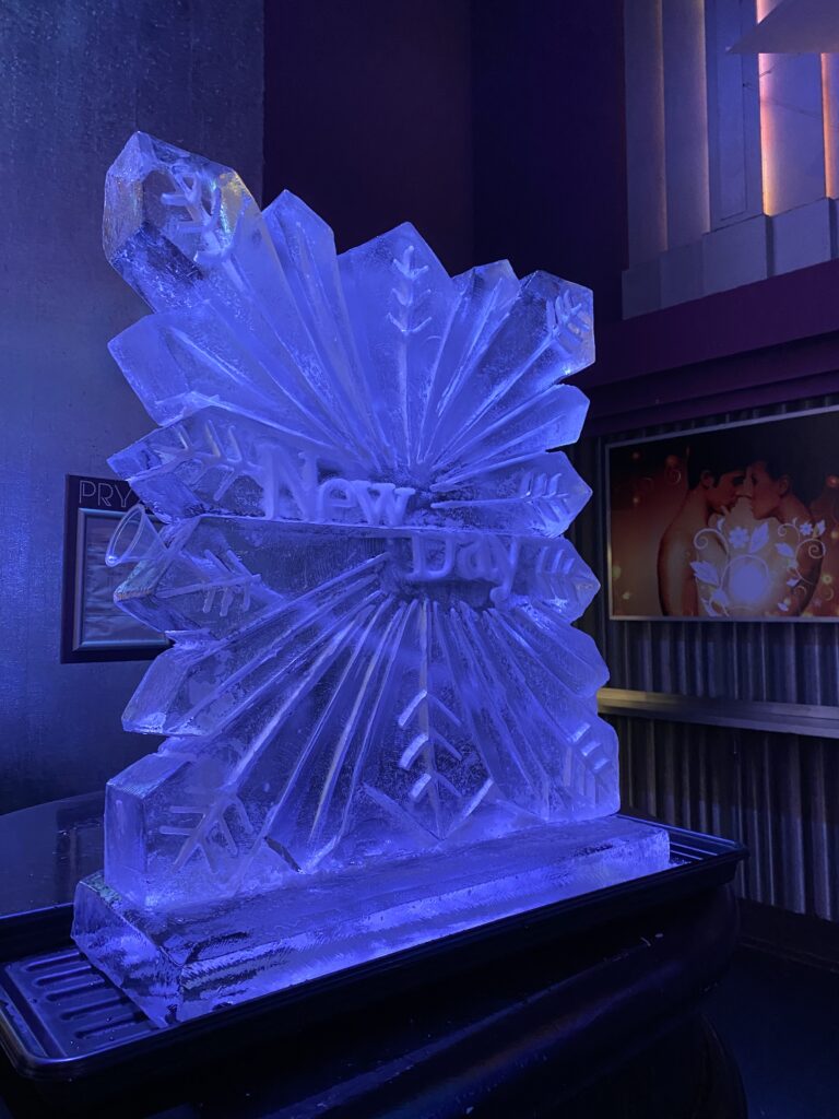 Snowflake Ice Luge /Snowflake Ice Sculpture / Snowflake Vodka Luge