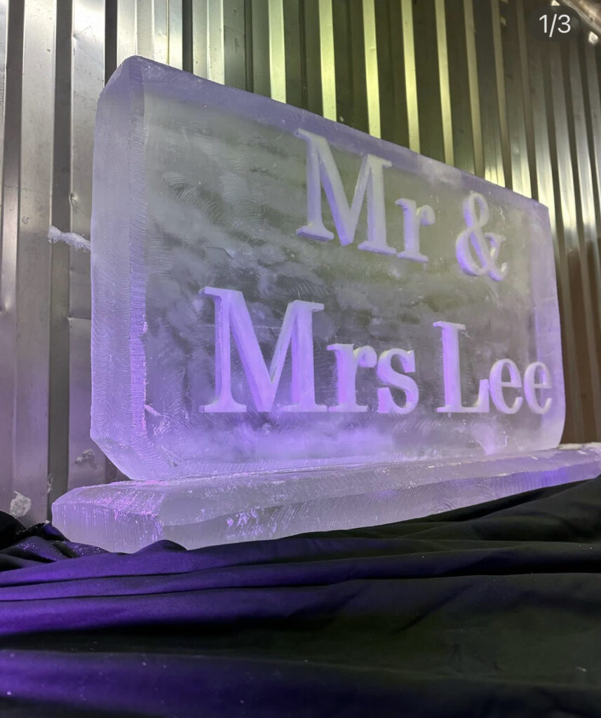 Mr & Mrs Ice Sculpture for wedding