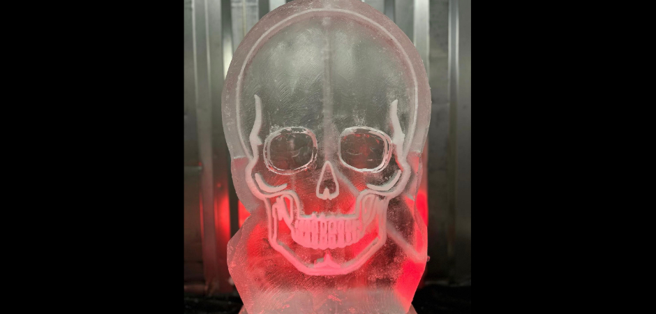 Skull vodka luge - Halloween ice luge